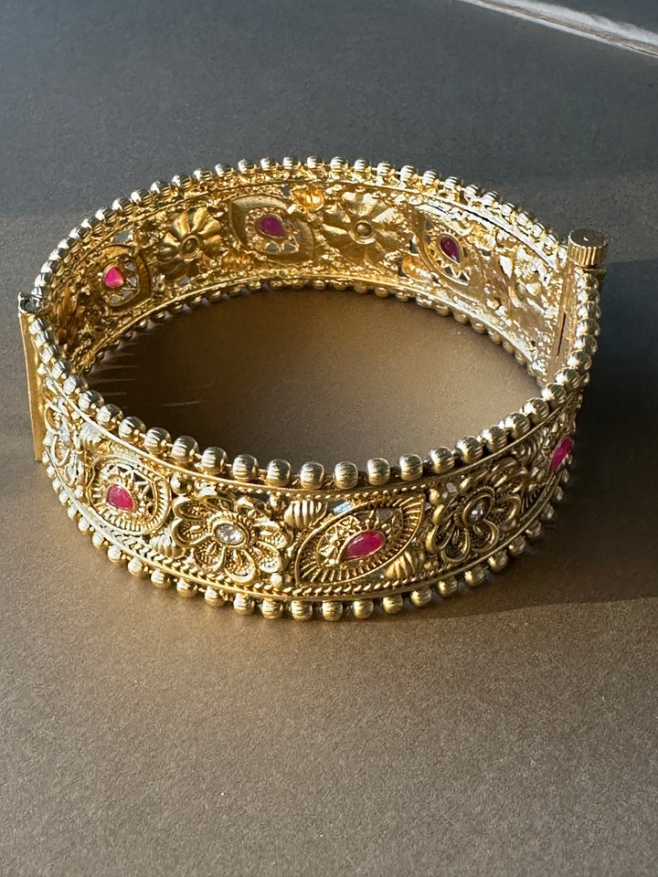 GB054 Indian Vintage Bangle